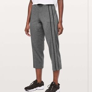 Lululemon Light Strides Crop *23"Heathered Core Dark Grey Size 10